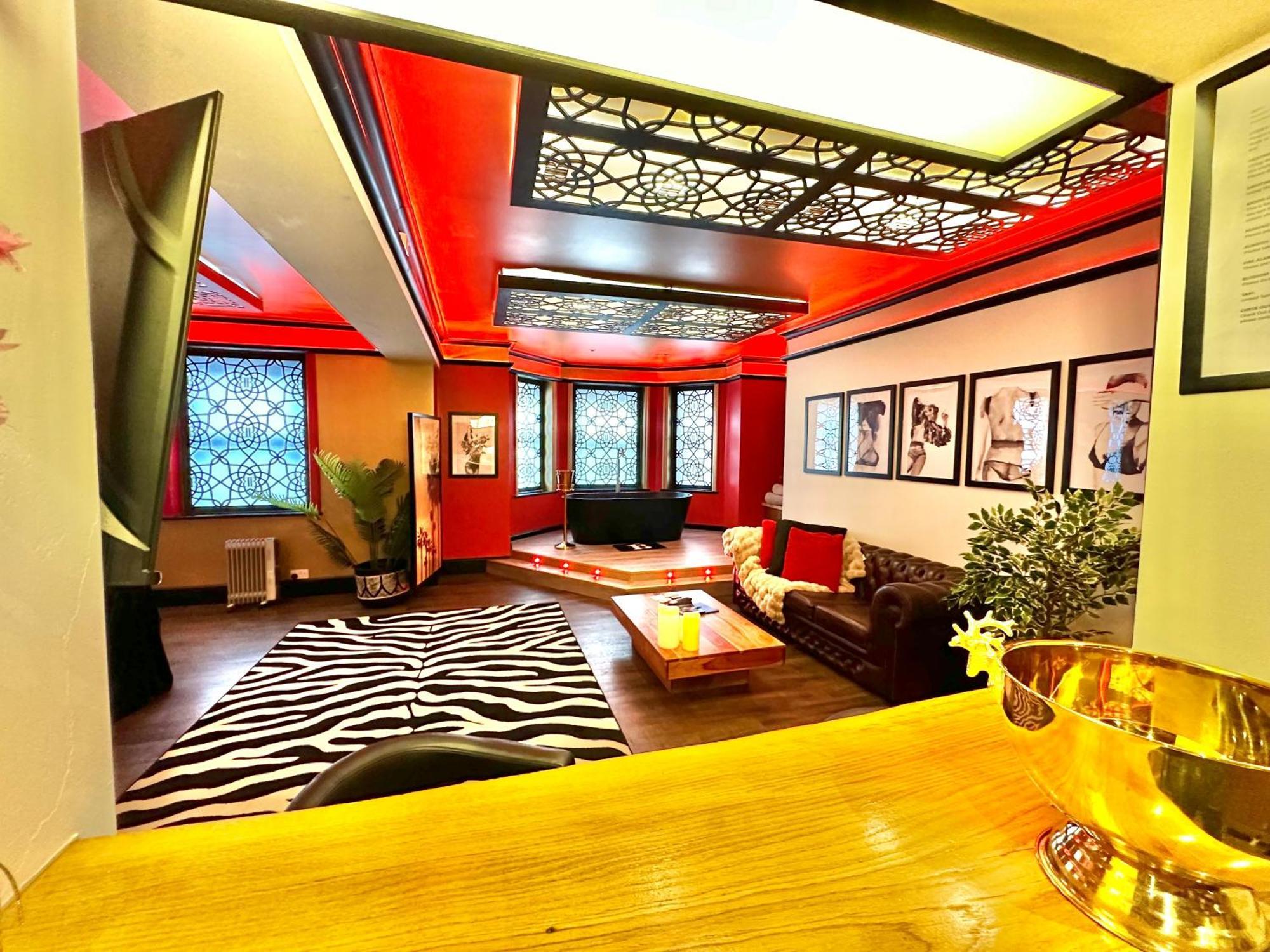 Beyond - Romantic Basement Apartment - Close To Beach - With Parking Bournemouth Exterior foto